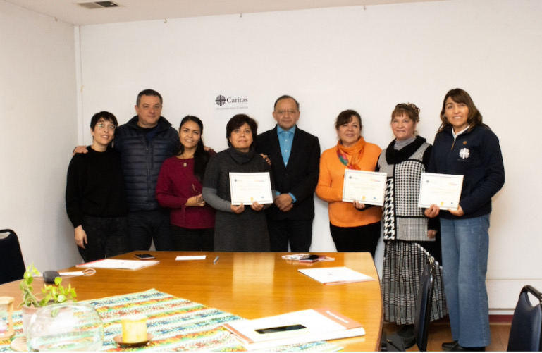 Caritas Chile certifica a cuidadores informales de personas mayores